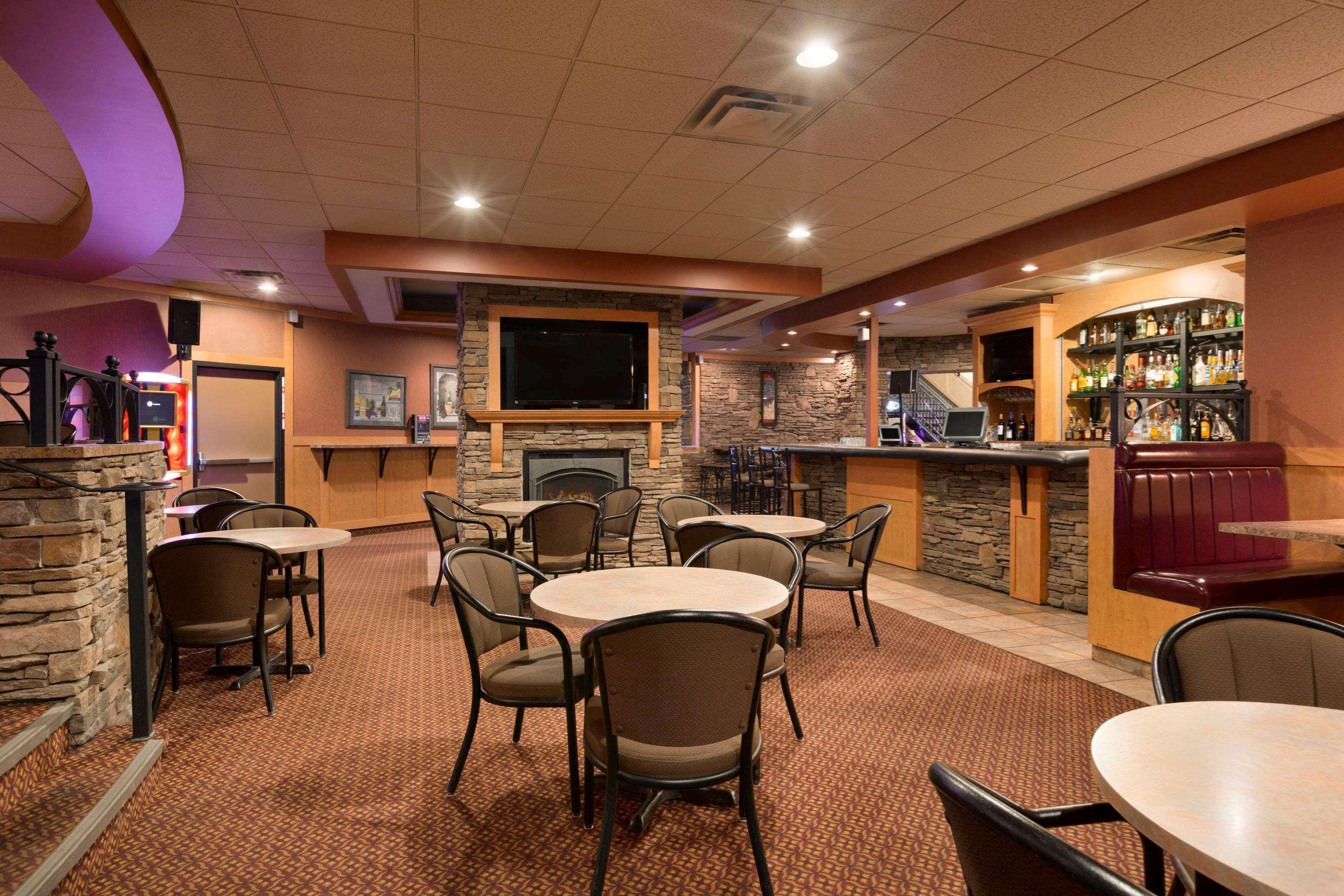 Border Inn & Suites Lloydminster Exterior foto